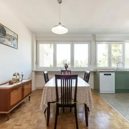 Maraska Park Apartment