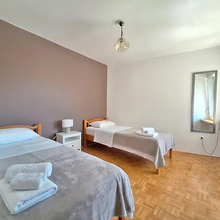 Maraska Park Apartman