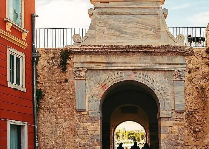 Maraska Park Apartament *